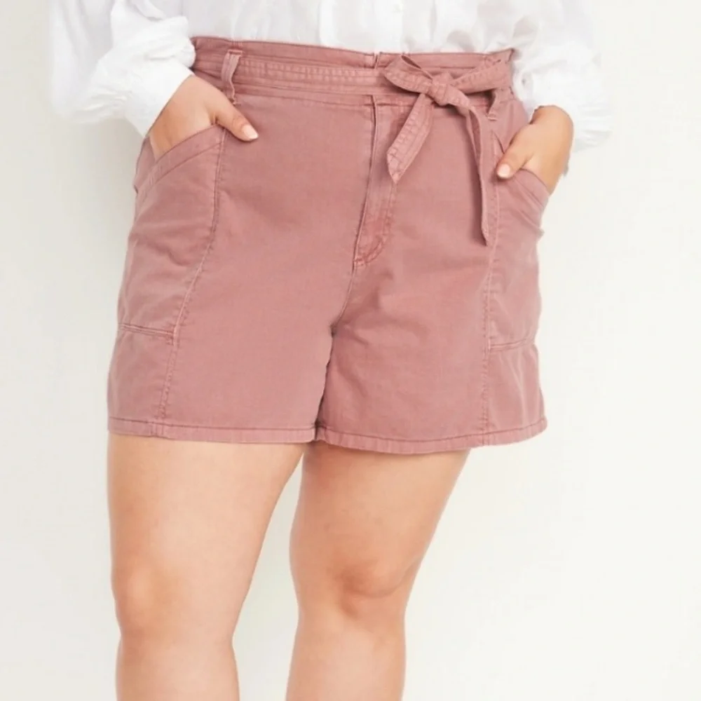 Old Navy Women’s High-Waisted Twill Workwear Shorts Dusty Red